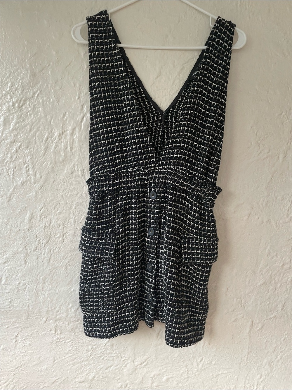 Zara black white preppy textured knit houndstooth v neck dress; size M